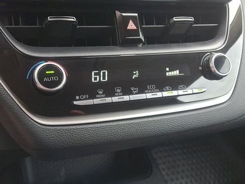 Used 2022 Toyota Corolla LE FWD image 15