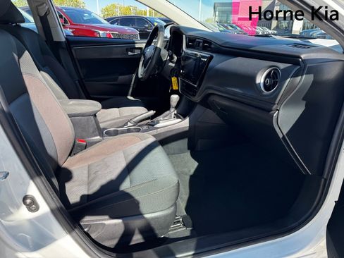 Used 2019 Toyota Corolla LE image 24