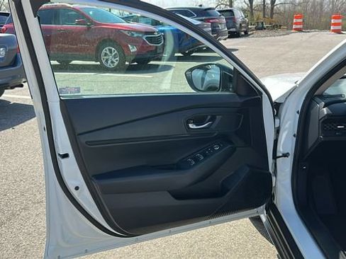 Used 2025 Honda Accord SE image 8