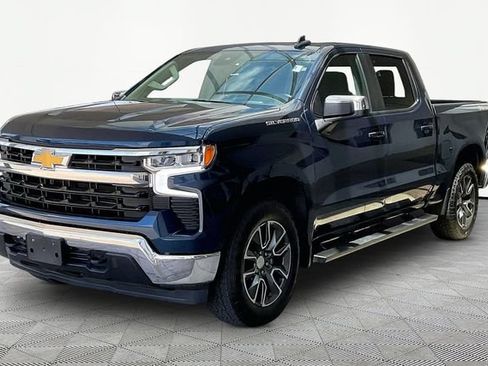 Used 2023 Chevrolet Silverado 1500 LT AWD/4WD image 3