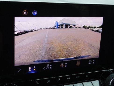 New 2025 Chevrolet Colorado LT w/ LT Convenience Package image 13