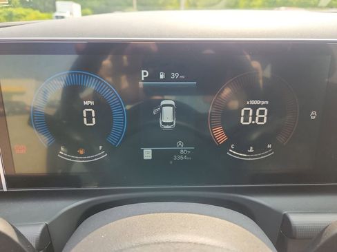 Used 2025 Hyundai Tucson SE image 14