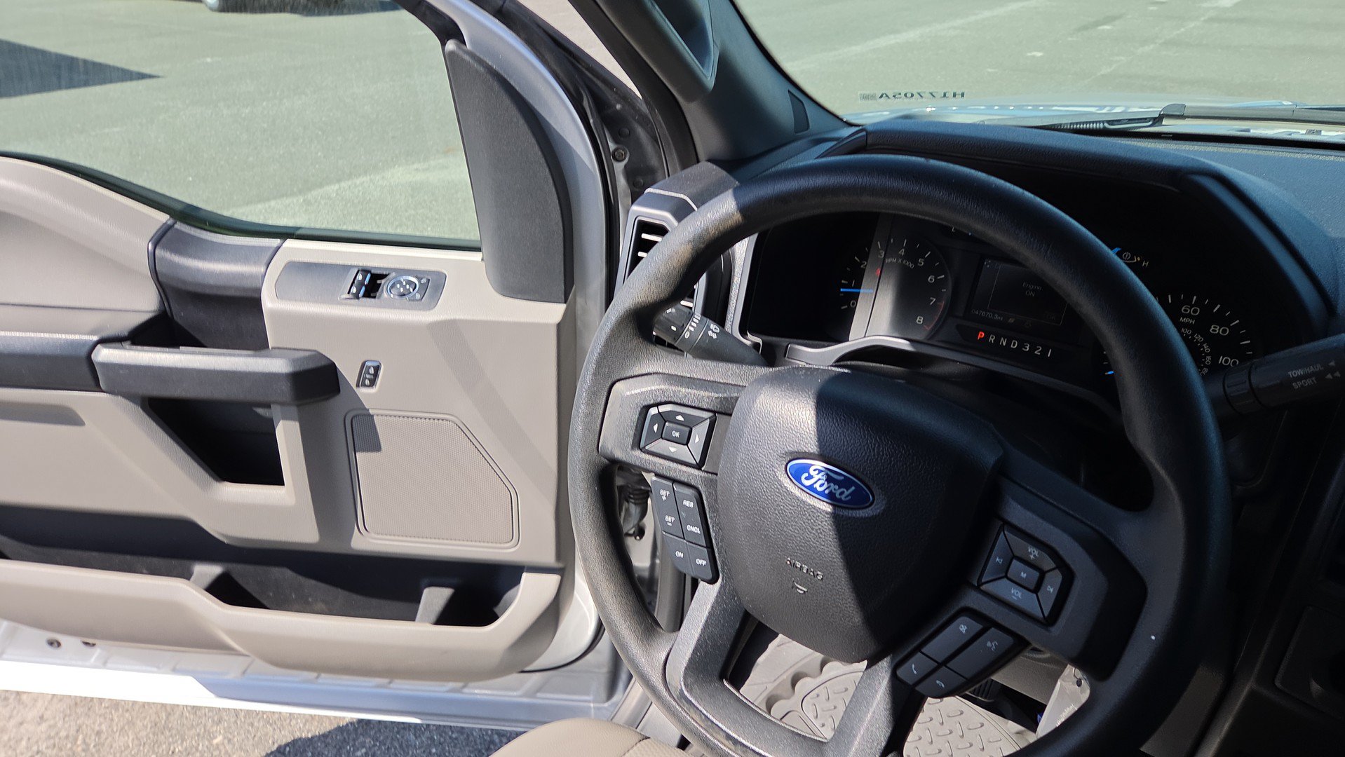 Used 2016 Ford F150 XL w/ Equipment Group 101A Mid RWD image 23