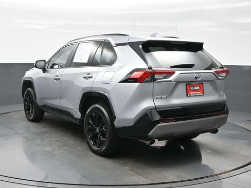 Used 2024 Toyota RAV4 SE AWD/4WD image 4