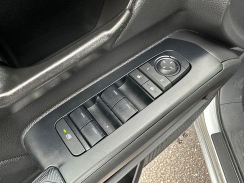 Used 2025 Toyota Tacoma SR image 11