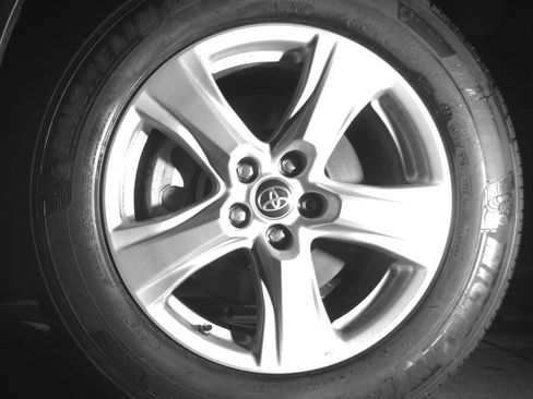 Used 2025 Toyota Highlander LE image 12