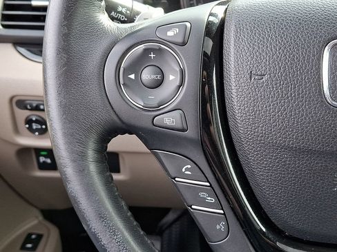 Used 2017 Honda Pilot Touring image 26