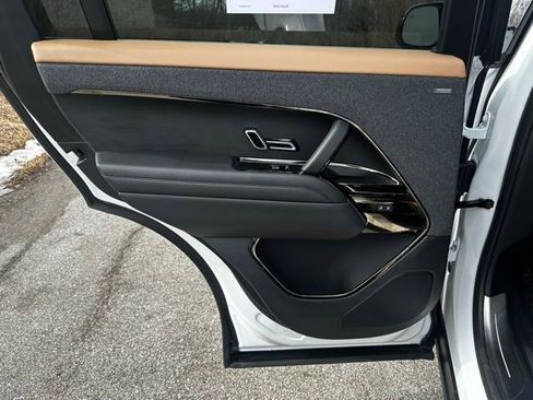 Used 2025 Land Rover Range Rover Sport Dynamic SE image 12