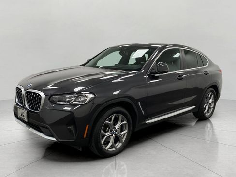 Certified 2025 BMW X4 xDrive30i image 9