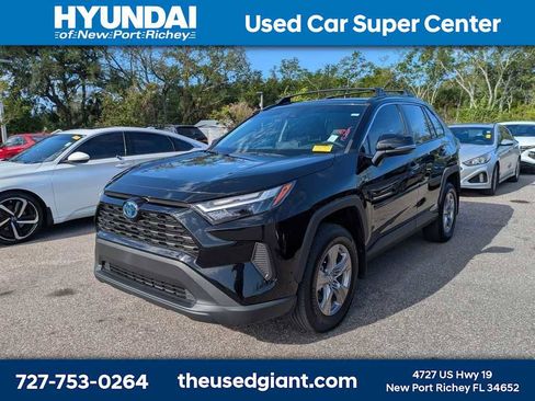 Used 2024 Toyota RAV4 XLE w/ Convenience Package image 1