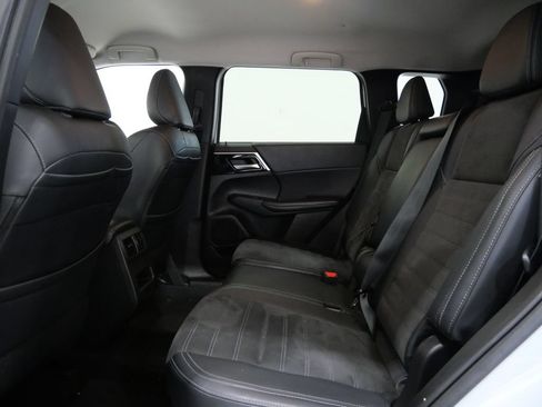 Used 2024 Mitsubishi Outlander SE AWD/4WD image 24