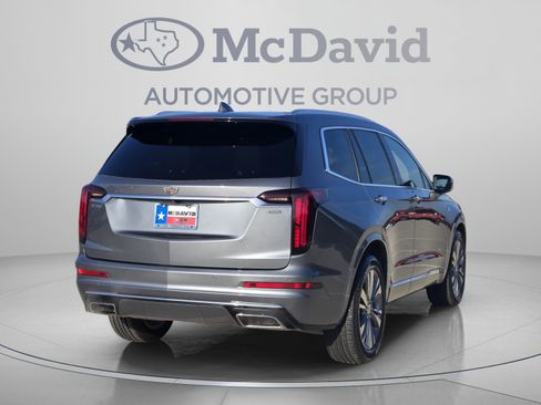 Used 2022 Cadillac XT6 Premium Luxury FWD image 6
