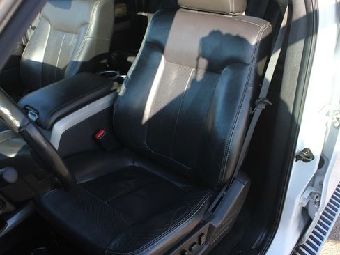 Used 2011 Ford F150 Lariat w/ Lariat Chrome Pkg image 29