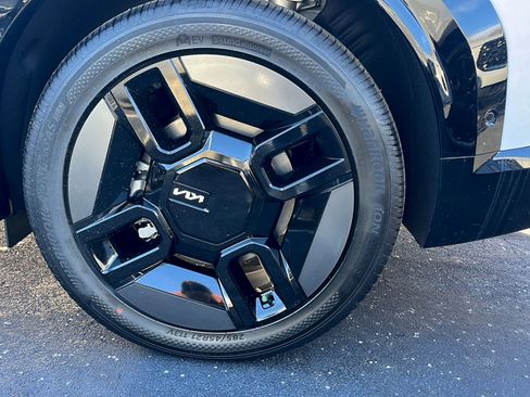 New 2026 Kia EV9 GT-Line image 9