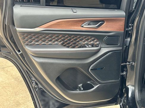 Certified 2023 Jeep Grand Cherokee Summit w/ Adv Protech Group IV AWD/4WD image 11