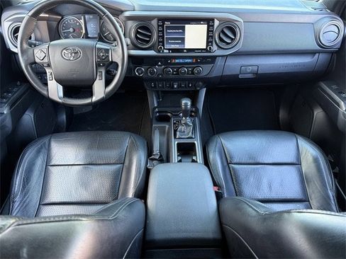Used 2022 Toyota Tacoma TRD Off-Road w/ Technology Package image 12