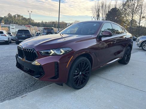 New 2026 BMW X6 xDrive40i w/ Climate Comfort Package image 4