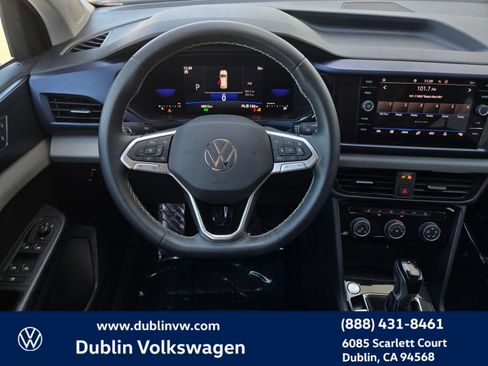 Used 2023 Volkswagen Taos SE w/ Panoramic Sunroof Package FWD image 13