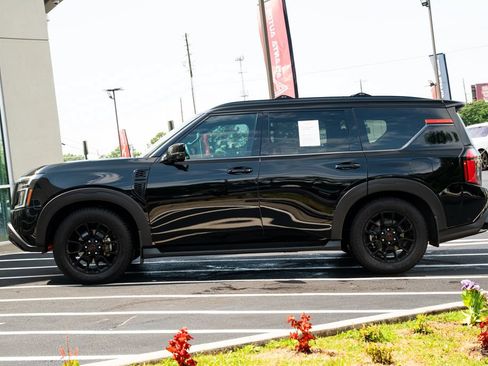 Used 2025 Nissan Armada PRO-4X AWD/4WD image 21