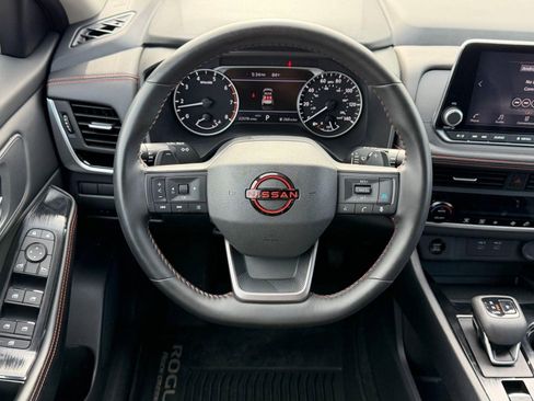 Certified 2025 Nissan Rogue SV AWD/4WD image 15
