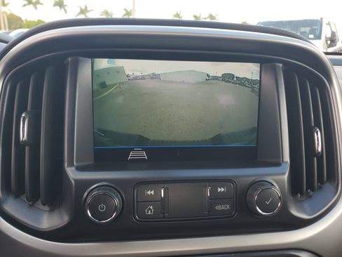 Used 2022 Chevrolet Colorado LT image 10