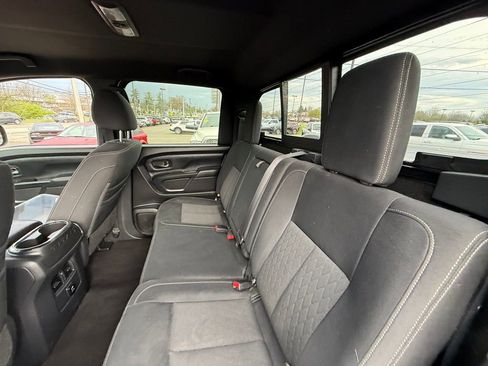 Used 2018 Nissan Titan SV w/ SV Convenience Package image 26