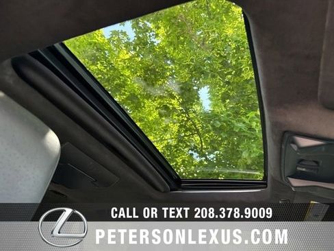Used 2018 Cadillac Escalade Platinum AWD/4WD image 13