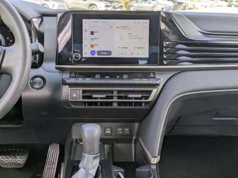 Used 2025 Toyota Camry LE image 10