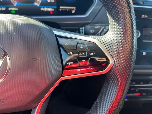 Used 2022 Volkswagen Tiguan SE R-Line image 22