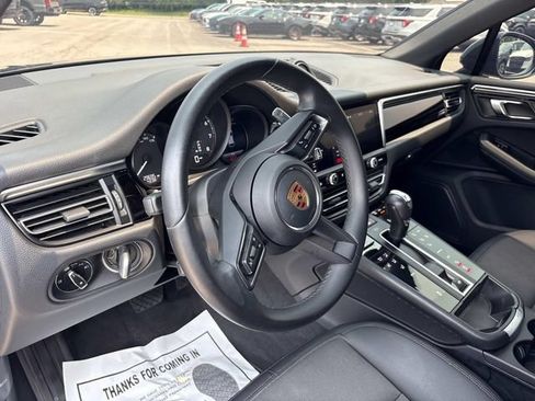 Used 2023 Porsche Macan AWD/4WD image 29