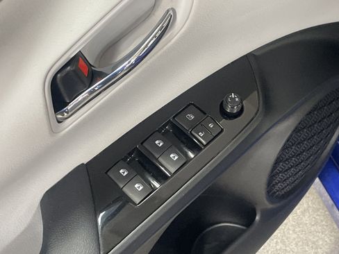 Used 2018 Toyota Prius Four Touring image 15