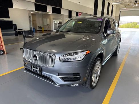 Used 2016 Volvo XC90 T6 Inscription w/ Vision Package image 2