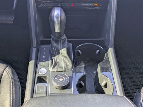 Used 2022 Volkswagen Atlas Cross Sport SE image 21