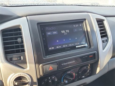 Used 2015 Toyota Tacoma 4x4 Double Cab w/ TRD Sport Package image 23