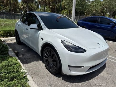 Used 2022 Tesla Model Y Performance AWD/4WD image 3