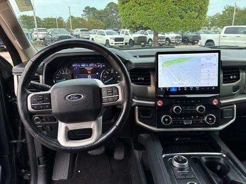 Used 2024 Ford Expedition XLT AWD/4WD image 25