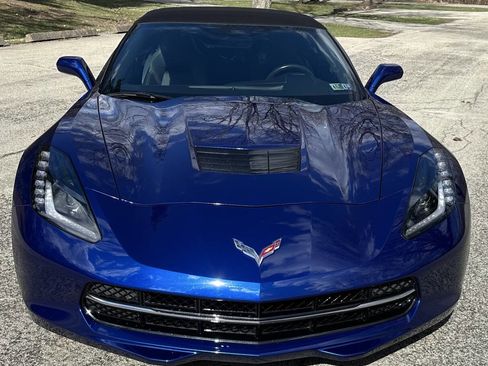 Used 2017 Chevrolet Corvette Stingray 2dr Convertible w/1LT image 2