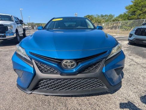 Used 2018 Toyota Camry SE w/ Moonroof Package image 10