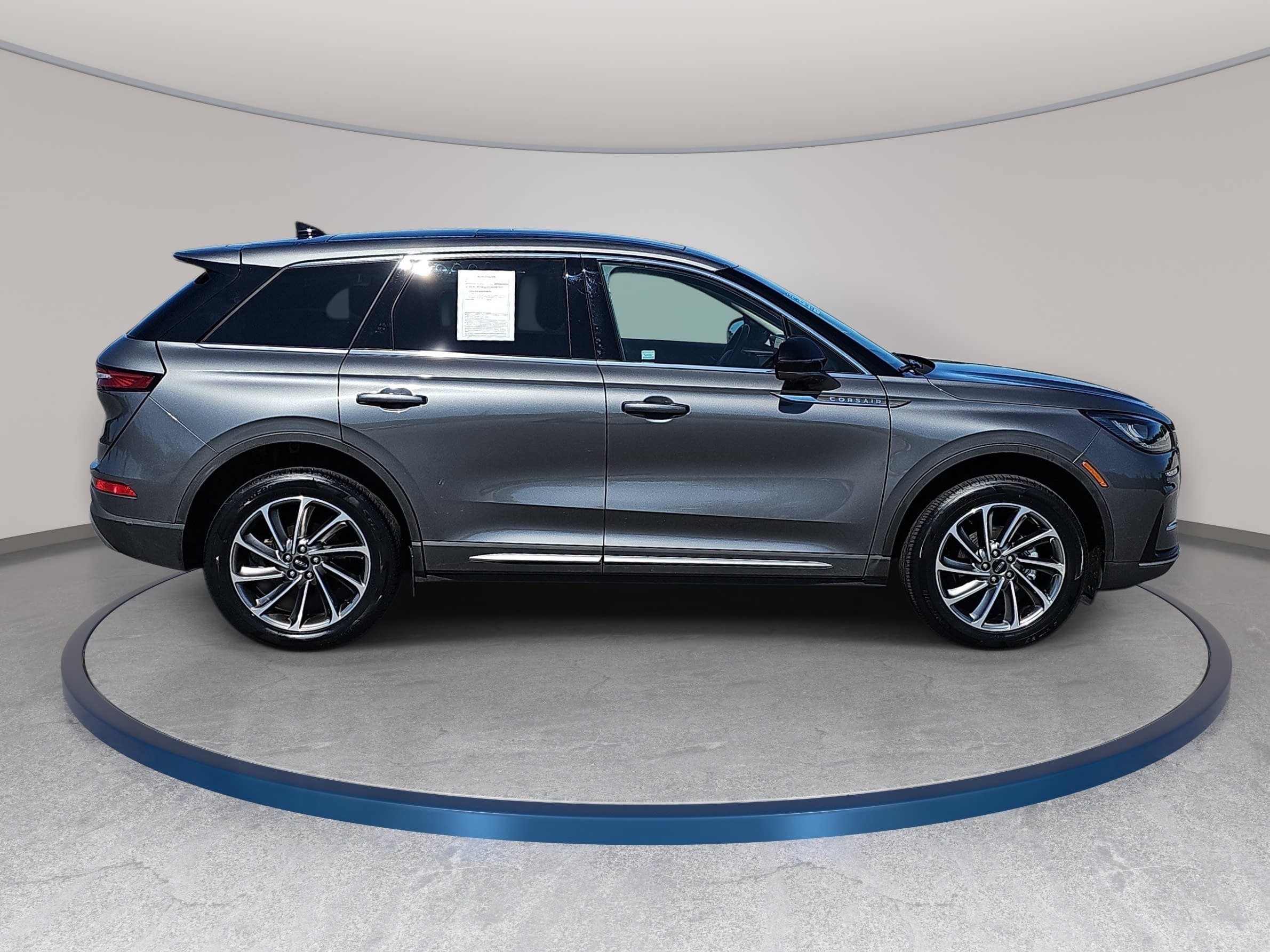 Used 2023 Lincoln Corsair AWD w/ Equipment Group 101A image 4