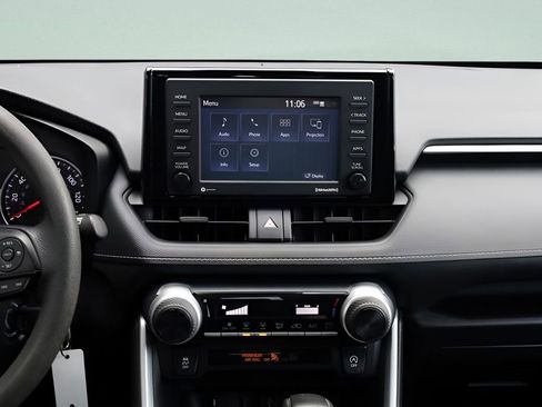 Used 2021 Toyota RAV4 LE image 33