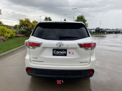 Used 2016 Toyota Highlander XLE AWD/4WD image 16