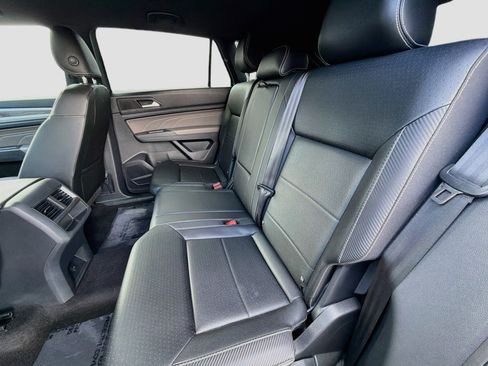 Used 2023 Volkswagen Atlas Cross Sport SE FWD image 19