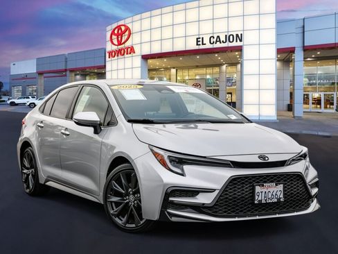Certified 2025 Toyota Corolla SE FWD image 1