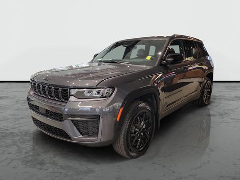 New 2026 Jeep Grand Cherokee Altitude AWD/4WD image 5