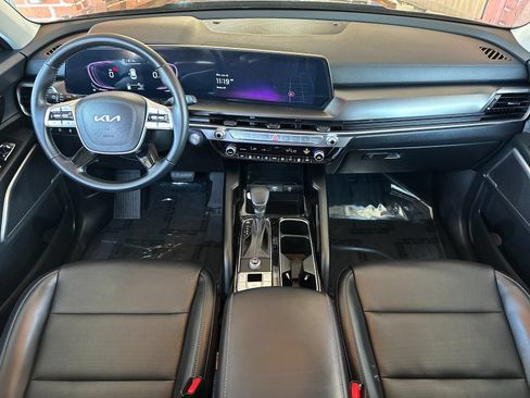 Certified 2025 Kia Telluride LX FWD image 18
