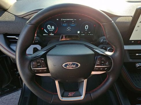 Used 2025 Ford Explorer ST image 19