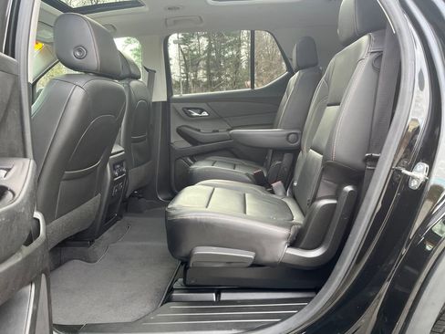 Used 2020 Chevrolet Traverse LT w/ LT Premium Package image 11