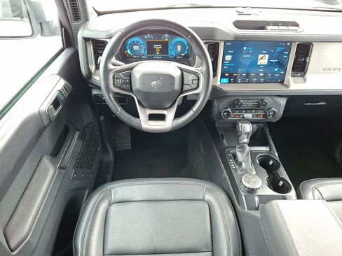 Used 2025 Ford Bronco Outer Banks AWD/4WD image 11