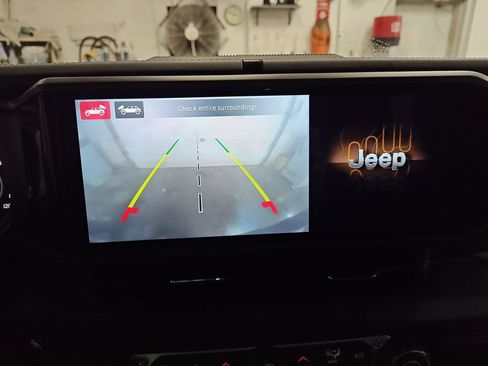 Used 2026 Jeep Wrangler Unlimited Rubicon w/ Technology Group AWD/4WD image 20