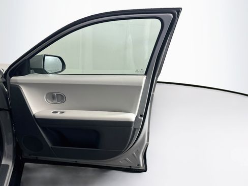 Used 2024 Hyundai Ioniq 5 SEL RWD image 33